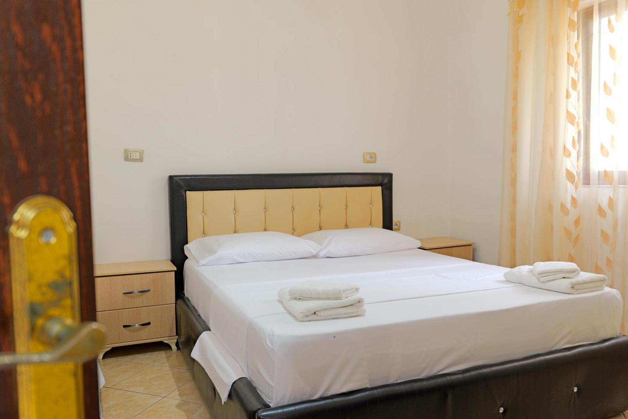 Brahimi Guest House Ksamil Exteriör bild