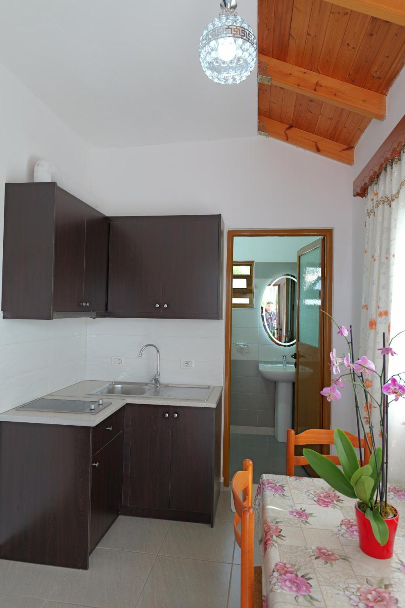 Brahimi Guest House Ksamil Exteriör bild
