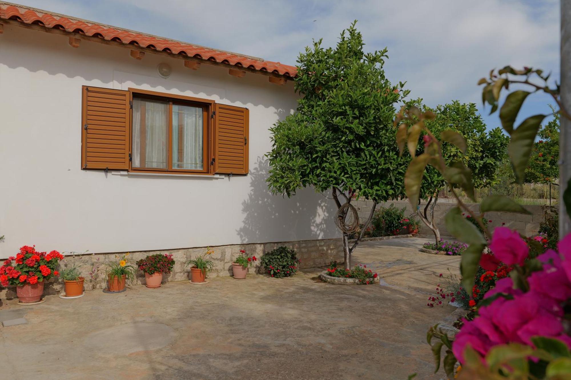 Brahimi Guest House Ksamil Exteriör bild