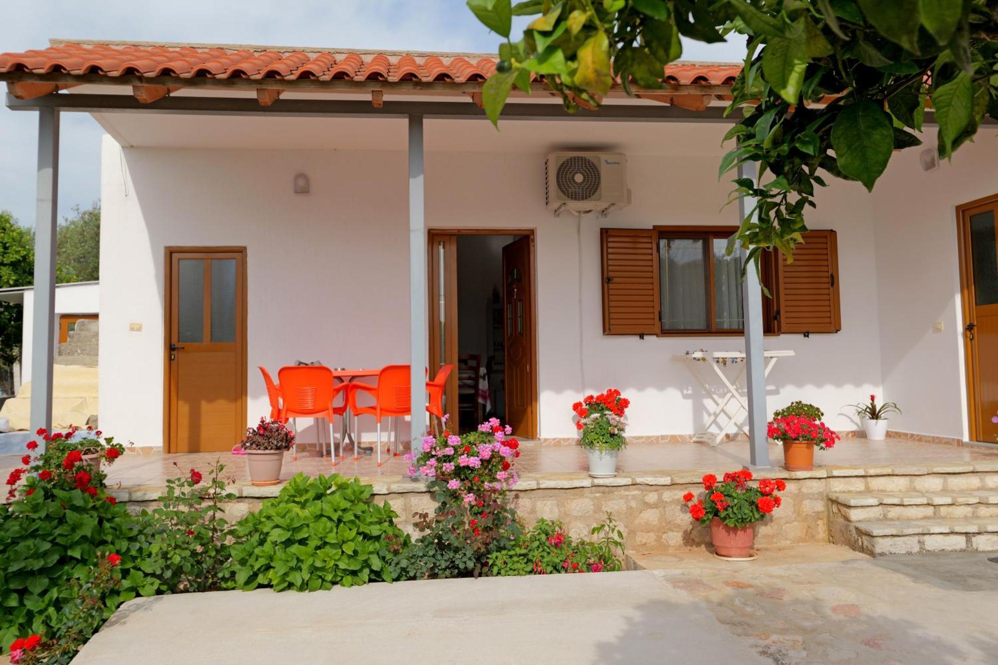 Brahimi Guest House Ksamil Exteriör bild