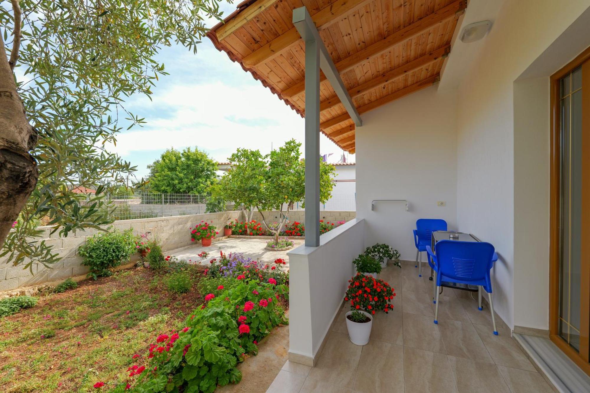 Brahimi Guest House Ksamil Exteriör bild